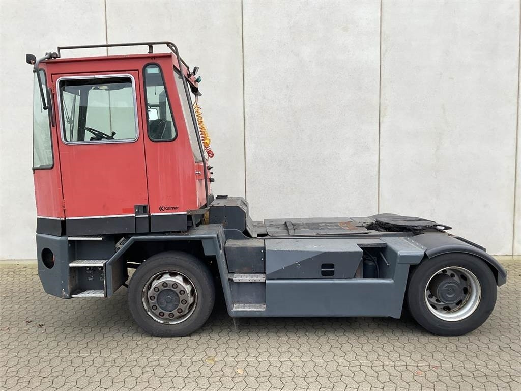 Kalmar TT2000 - טרקטור מסוף: תמונה 3 Kalmar TT2000 - טרקטור מסוף: תמונה 3