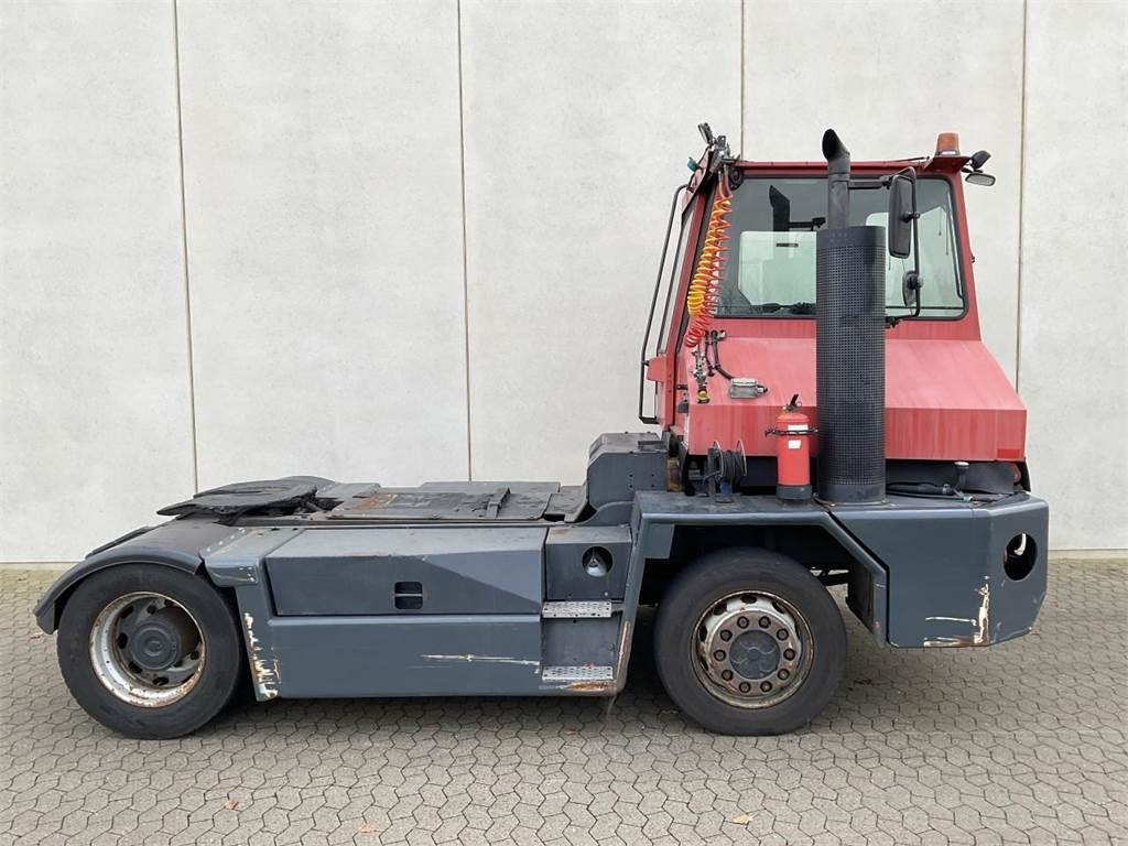 Kalmar TT2000 - טרקטור מסוף: תמונה 1 Kalmar TT2000 - טרקטור מסוף: תמונה 1