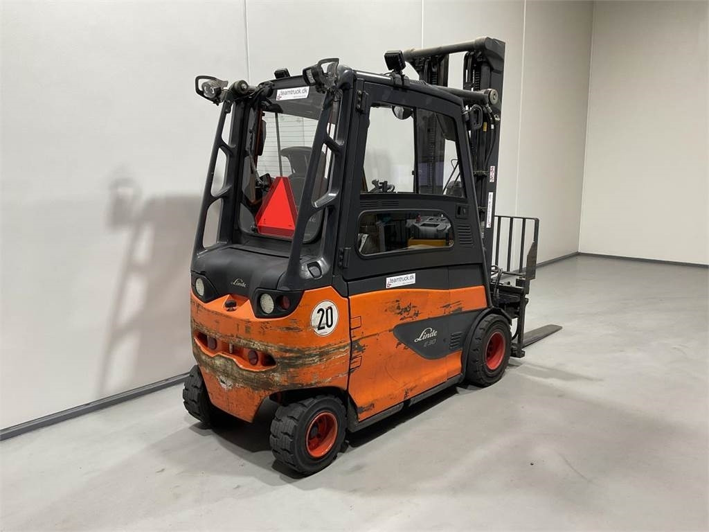 Linde E30/600-02 - מלגזה חשמלית: תמונה 2 Linde E30/600-02 - מלגזה חשמלית: תמונה 2