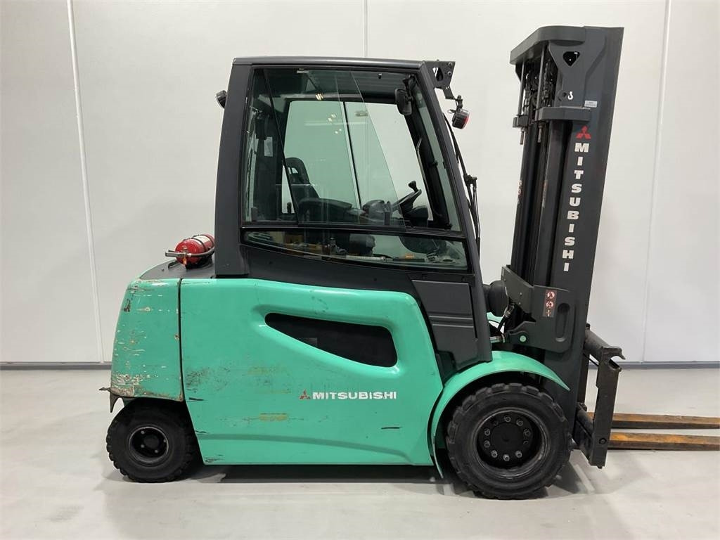Mitsubishi FB50-2 - מלגזה חשמלית: תמונה 1 Mitsubishi FB50-2 - מלגזה חשמלית: תמונה 1