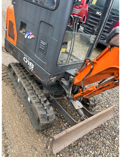 Doosan Slo 18 - 1.8T with shovel pack and low hours - מיני מחפר: תמונה 4 Doosan Slo 18 - 1.8T with shovel pack and low hours - מיני מחפר: תמונה 4