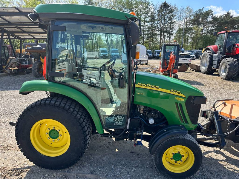 John Deere 3720 M/ Hydraulisk kost - טרקטור קומפקטי: תמונה 3 John Deere 3720 M/ Hydraulisk kost - טרקטור קומפקטי: תמונה 3