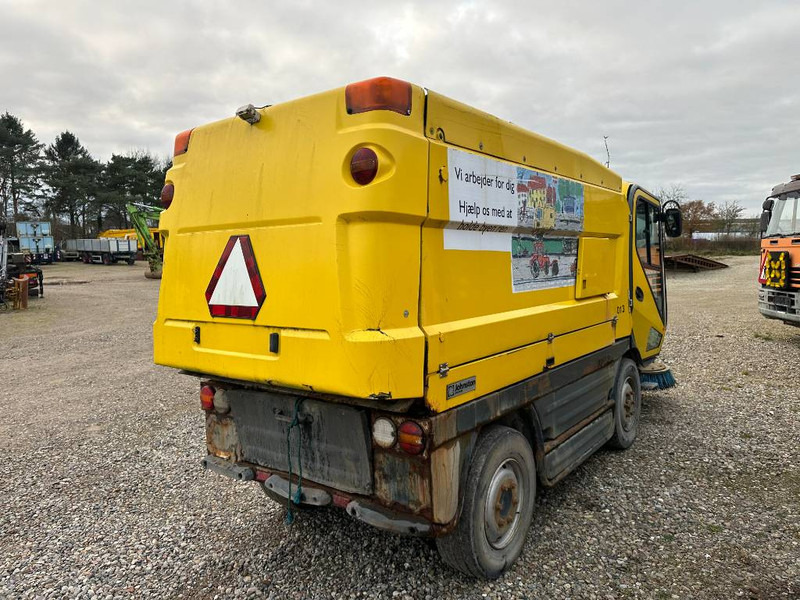 Johnston CN400 - מטאטא כבישים: תמונה 3 Johnston CN400 - מטאטא כבישים: תמונה 3