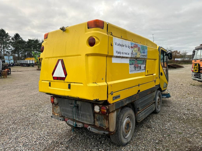 Johnston CN400 - מטאטא כבישים: תמונה 5 Johnston CN400 - מטאטא כבישים: תמונה 5