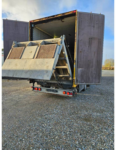 Montracon Racing// machinetrailer // Living area - סמיטריילר עם מטען נמוך: תמונה 2 Montracon Racing// machinetrailer // Living area - סמיטריילר עם מטען נמוך: תמונה 2