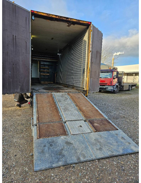Montracon Racing// machinetrailer // Living area - סמיטריילר עם מטען נמוך: תמונה 3 Montracon Racing// machinetrailer // Living area - סמיטריילר עם מטען נמוך: תמונה 3