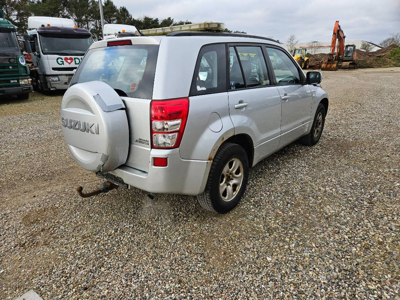 Suzuki Grand Vitara 2,0 GLX aut. Van 5d - כלי רכב מסחרי עם תיבה: תמונה 5 Suzuki Grand Vitara 2,0 GLX aut. Van 5d - כלי רכב מסחרי עם תיבה: תמונה 5