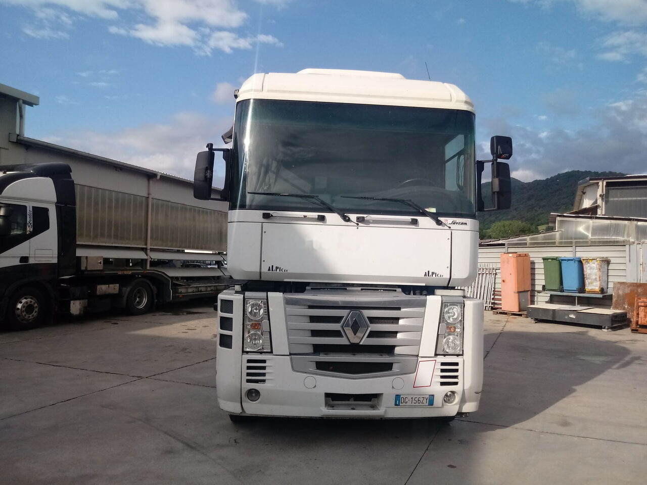 Renault MAGNUM 500 DXI E.5 - יחידת טרקטור: תמונה 2 Renault MAGNUM 500 DXI E.5 - יחידת טרקטור: תמונה 2