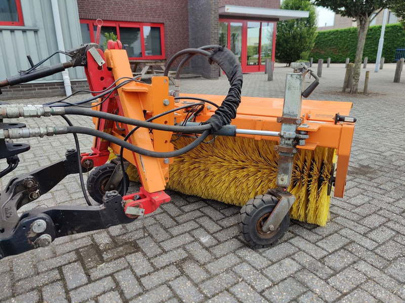 Nesbo HF1600S Veegmachine - מטאטא עבור כלי רכב עירוני/ מיוחד: תמונה 3 Nesbo HF1600S Veegmachine - מטאטא עבור כלי רכב עירוני/ מיוחד: תמונה 3