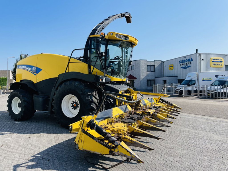 New Holland FR700 Forage Harvester 10 Row header - מקצרת מספוא: תמונה 1 New Holland FR700 Forage Harvester 10 Row header - מקצרת מספוא: תמונה 1