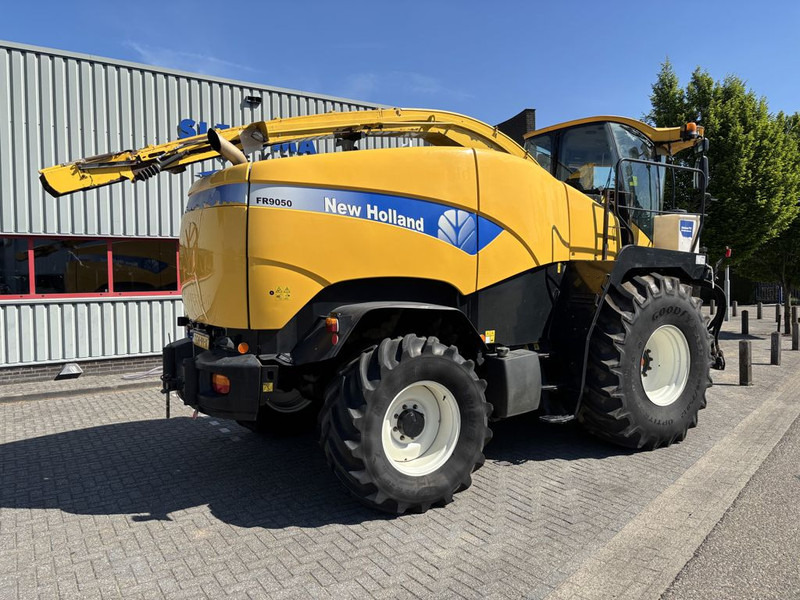 New Holland FR9050 - מקצרת מספוא: תמונה 3 New Holland FR9050 - מקצרת מספוא: תמונה 3