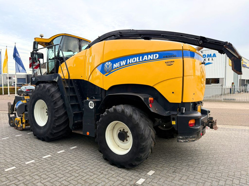 New Holland FR9050 - מקצרת מספוא: תמונה 2 New Holland FR9050 - מקצרת מספוא: תמונה 2