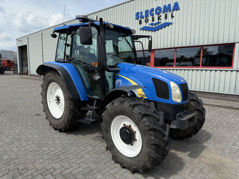 New Holland T5040 CAB + GPS - טרקטור חקלאי: תמונה 4 New Holland T5040 CAB + GPS - טרקטור חקלאי: תמונה 4