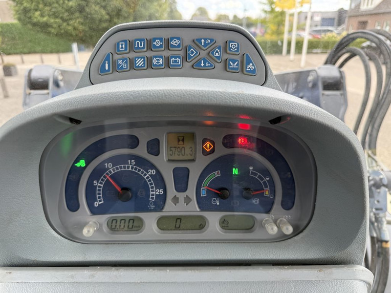 New Holland T6.175 AC T4B - טרקטור חקלאי: תמונה 5 New Holland T6.175 AC T4B - טרקטור חקלאי: תמונה 5