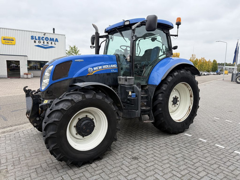 New Holland T7.210 Auto Command - טרקטור חקלאי: תמונה 1 New Holland T7.210 Auto Command - טרקטור חקלאי: תמונה 1