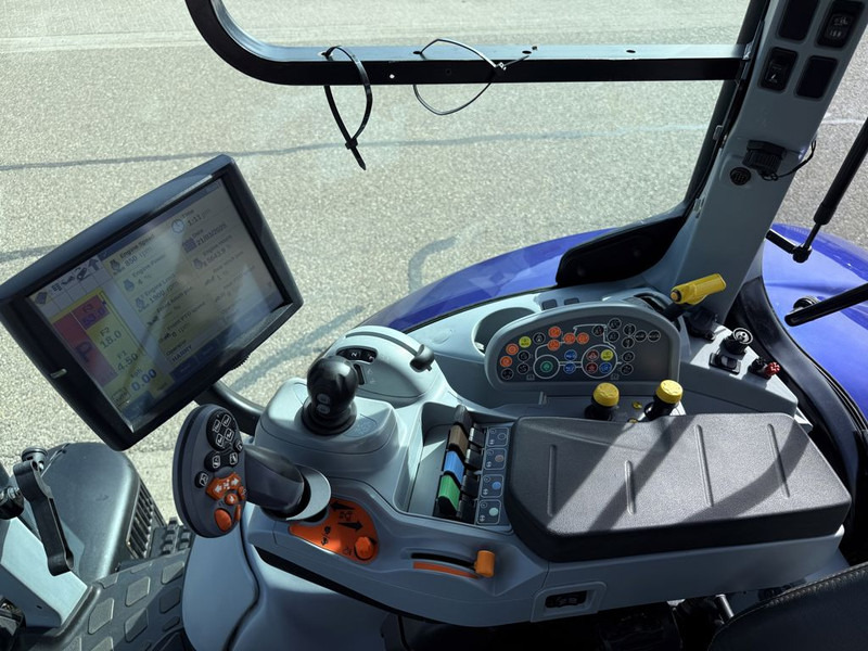 טרקטור חקלאי New Holland T7.225 AC Stage V Blue Power: תמונה 12