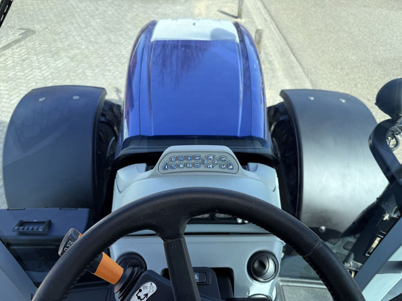 טרקטור חקלאי New Holland T7.225 AC Stage V Blue Power: תמונה 11