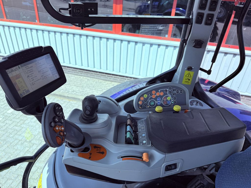 טרקטור חקלאי New Holland T7.270 AC: תמונה 19