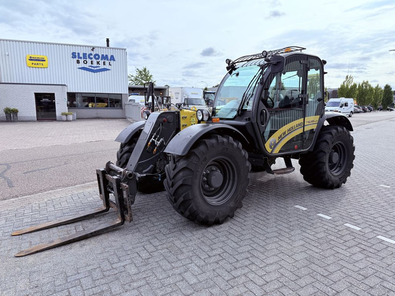 New Holland TH6.36 PLUS - מפעיל טלסקופי: תמונה 1 New Holland TH6.36 PLUS - מפעיל טלסקופי: תמונה 1