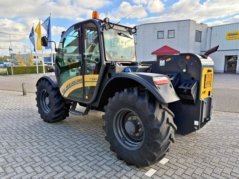 New Holland TH7.37 Plus Verreiker - מפעיל טלסקופי: תמונה 2 New Holland TH7.37 Plus Verreiker - מפעיל טלסקופי: תמונה 2