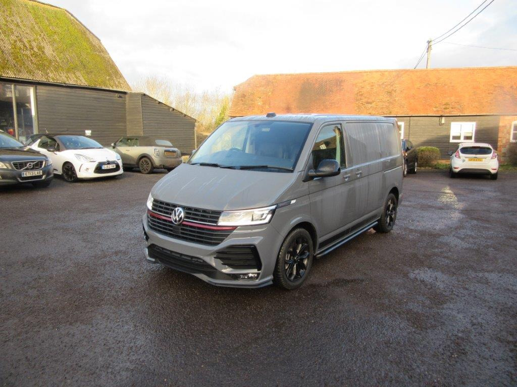 2025 Volkswagen Transporter Black Edition 2.0 BiDI 204 Sportline - כלי רכב מסחרי עם לוח: תמונה 2 2025 Volkswagen Transporter Black Edition 2.0 BiDI 204 Sportline - כלי רכב מסחרי עם לוח: תמונה 2