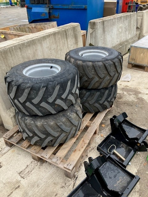 AVANT TR 320/60-12HD - מעמיס קומפקטי: תמונה 1 AVANT TR 320/60-12HD - מעמיס קומפקטי: תמונה 1
