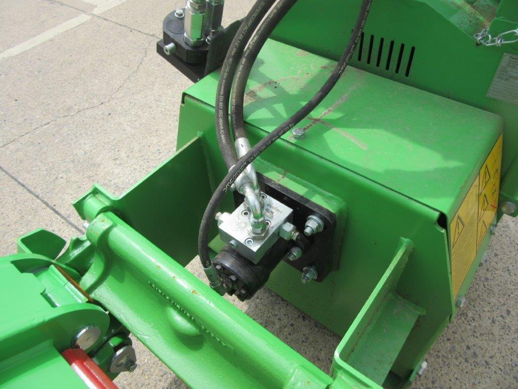 AVANT WOOD CHIPPER CH100 - מעמיס קומפקטי: תמונה 5 AVANT WOOD CHIPPER CH100 - מעמיס קומפקטי: תמונה 5