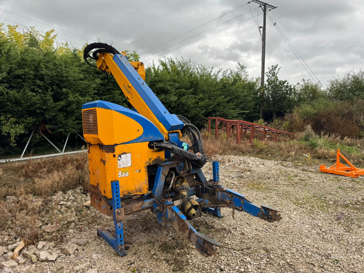 BOMFORD FALCON 5.5 - מכסחת זרוע: תמונה 1 BOMFORD FALCON 5.5 - מכסחת זרוע: תמונה 1