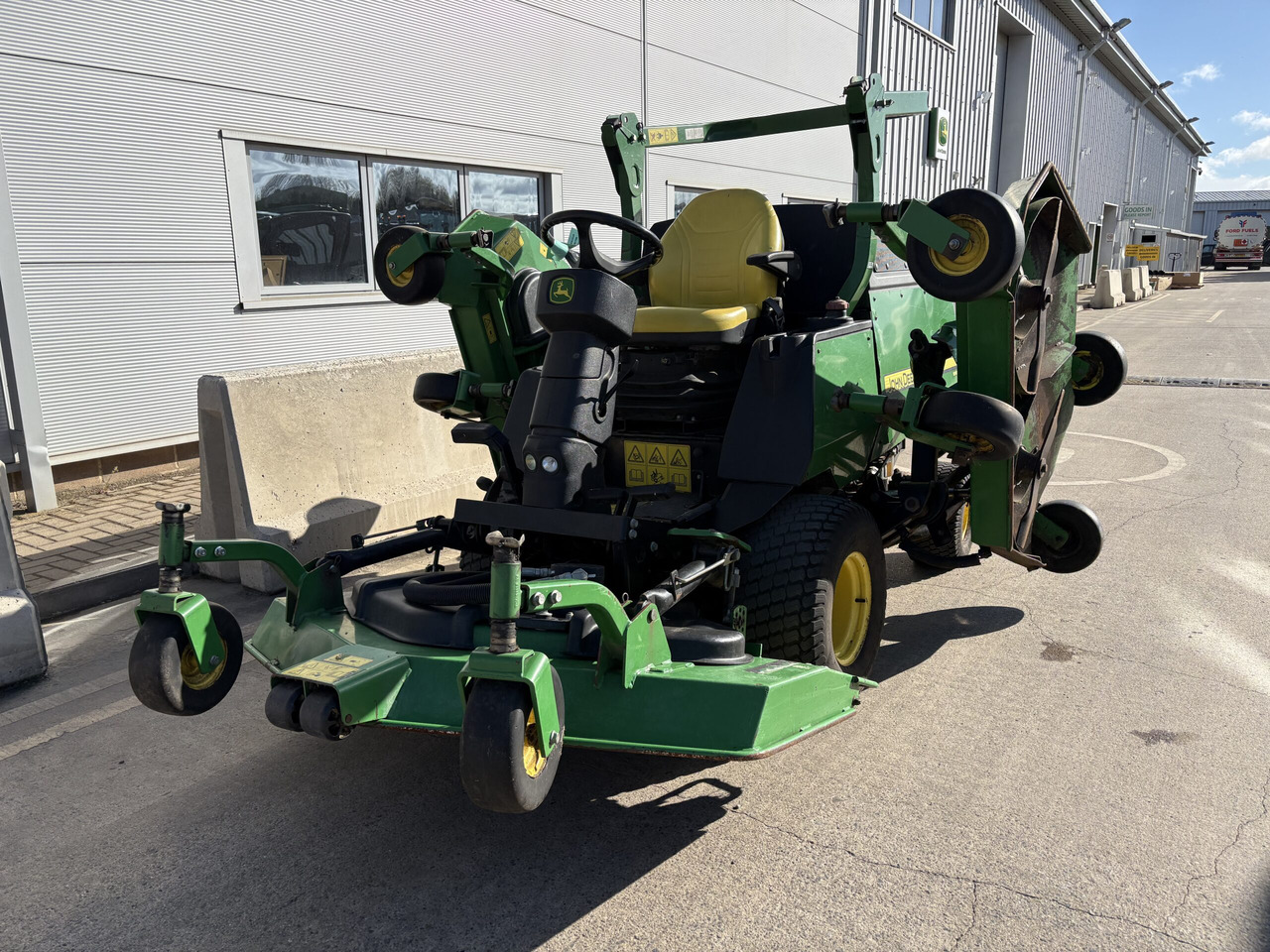 John Deere 1600T Wide Area Mower - מכסחת גינה: תמונה 3 John Deere 1600T Wide Area Mower - מכסחת גינה: תמונה 3