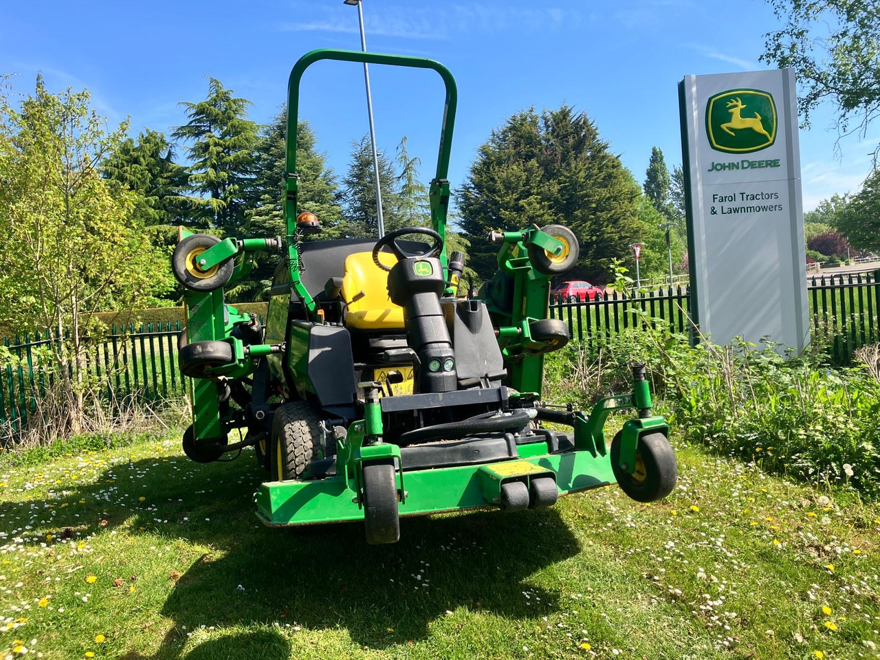 John Deere 1600T Wide Area Mower - מכסחת גינה: תמונה 2 John Deere 1600T Wide Area Mower - מכסחת גינה: תמונה 2
