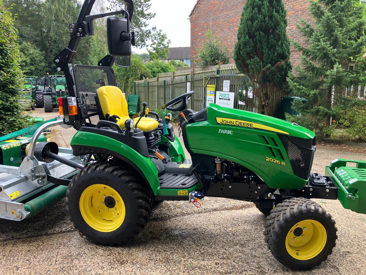 John Deere 2026R compact tractor - טרקטור קומפקטי: תמונה 1 John Deere 2026R compact tractor - טרקטור קומפקטי: תמונה 1