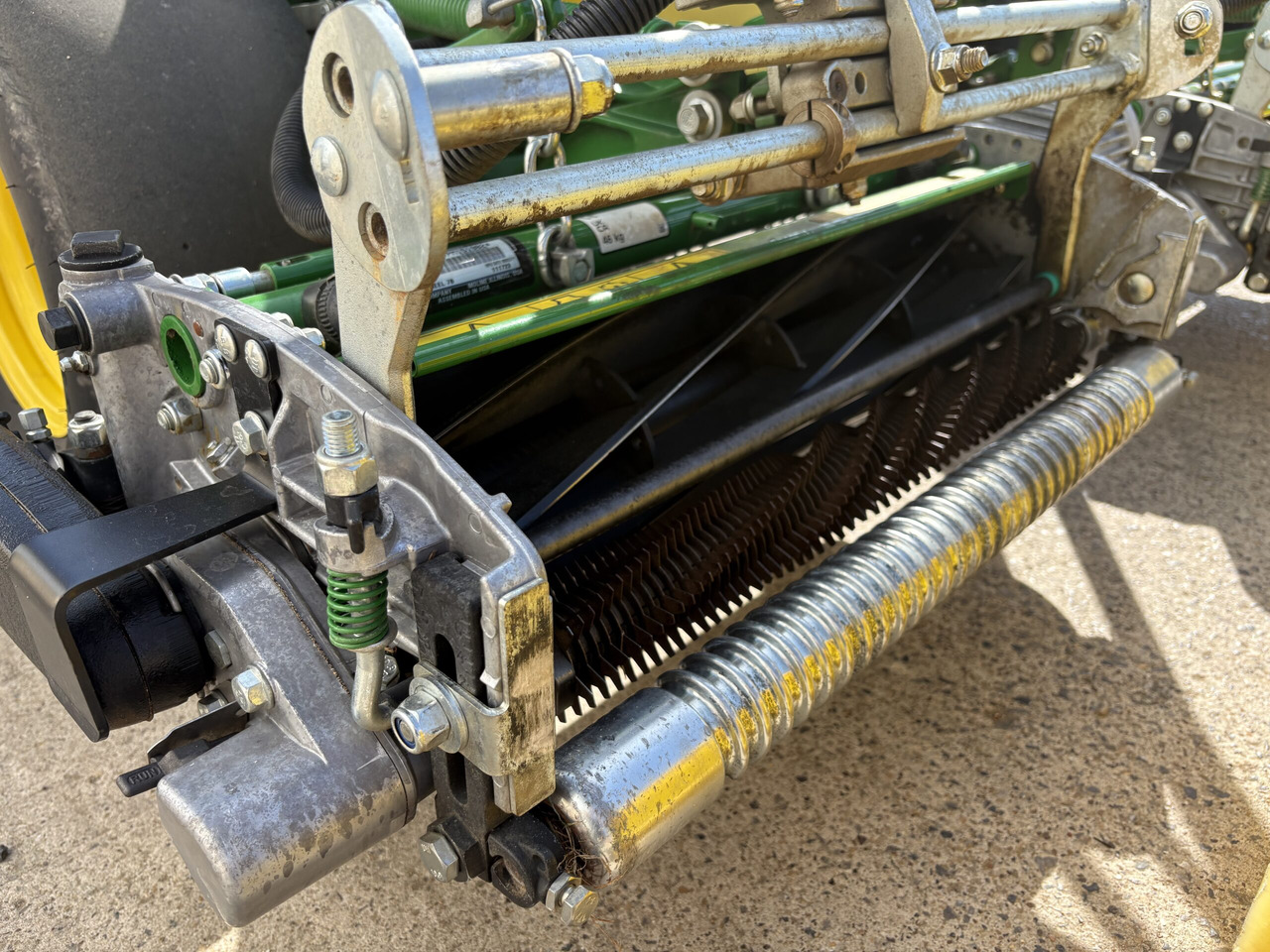 מכסחת גינה John Deere 2750E Triplex mower: תמונה 6