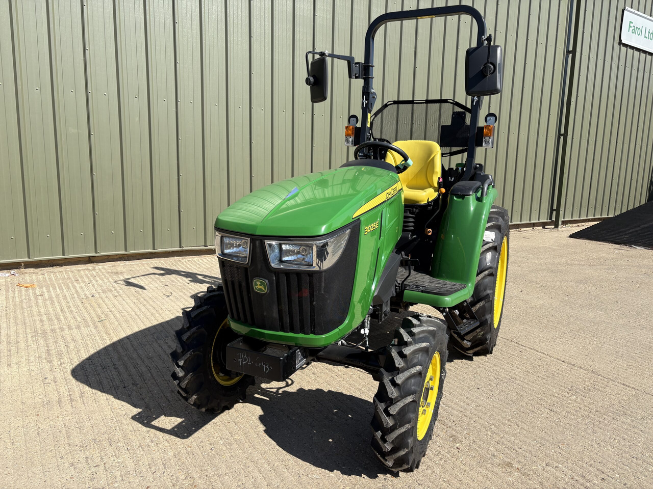 John Deere 3025E Compact Tractor - טרקטור קומפקטי: תמונה 4 John Deere 3025E Compact Tractor - טרקטור קומפקטי: תמונה 4