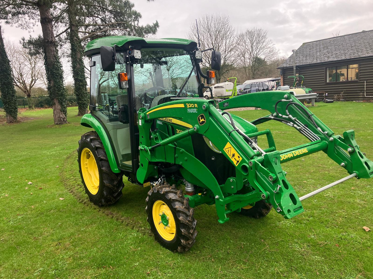 John Deere 3039R compact tractor - טרקטור קומפקטי: תמונה 2 John Deere 3039R compact tractor - טרקטור קומפקטי: תמונה 2