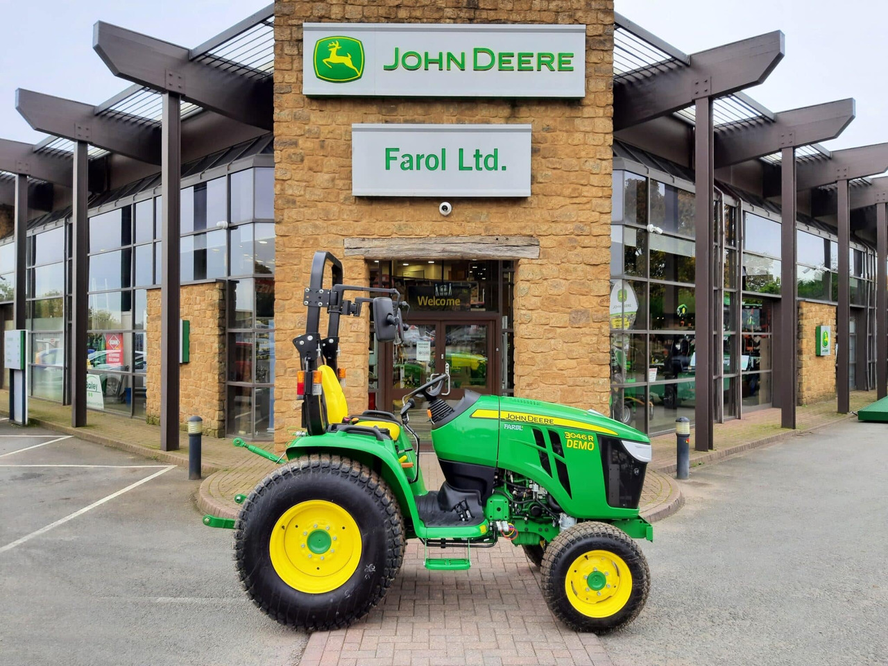 John Deere 3046R compact tractor - טרקטור קומפקטי: תמונה 2 John Deere 3046R compact tractor - טרקטור קומפקטי: תמונה 2