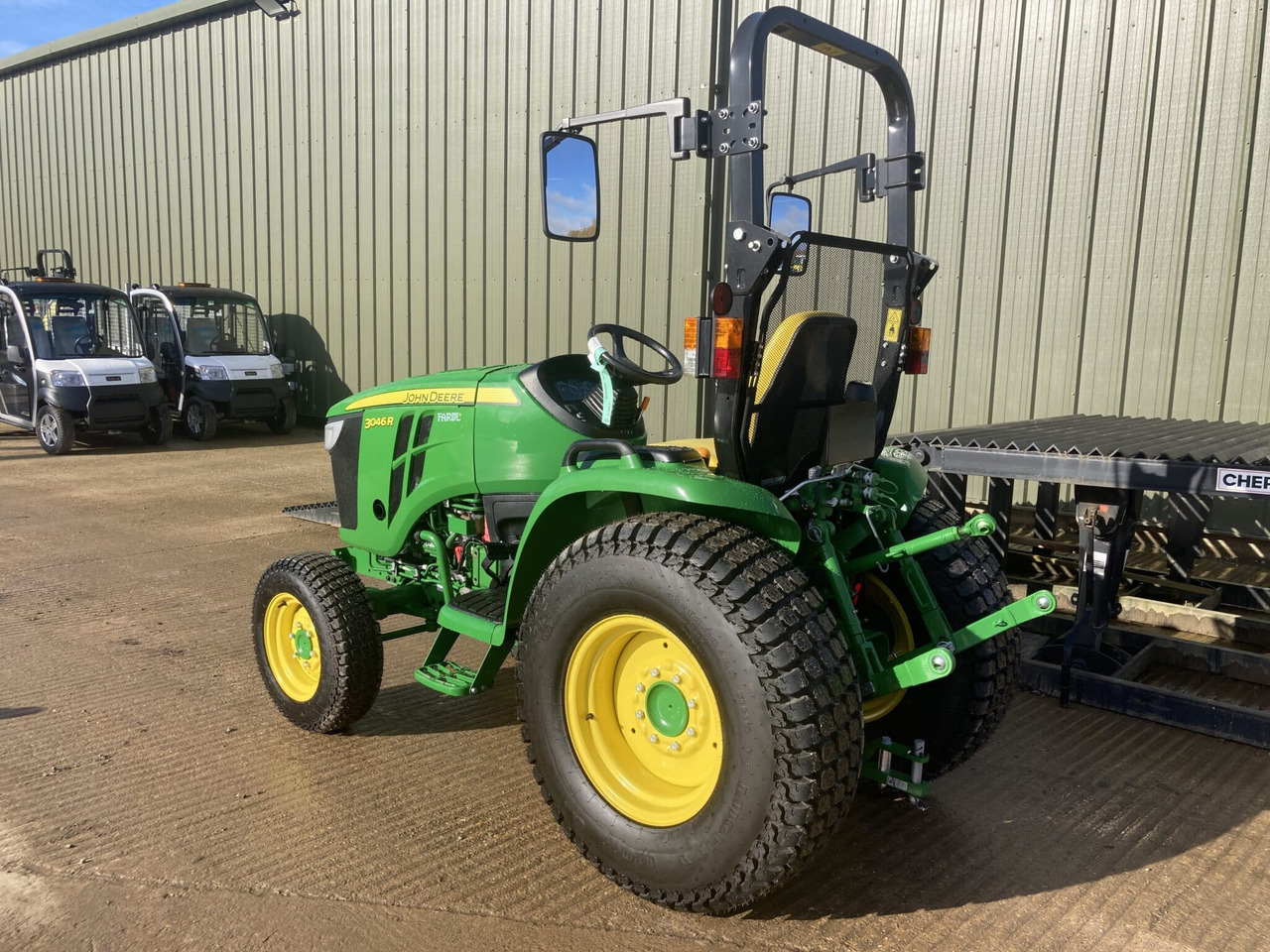 John Deere 3046R compact tractor - טרקטור קומפקטי: תמונה 3 John Deere 3046R compact tractor - טרקטור קומפקטי: תמונה 3