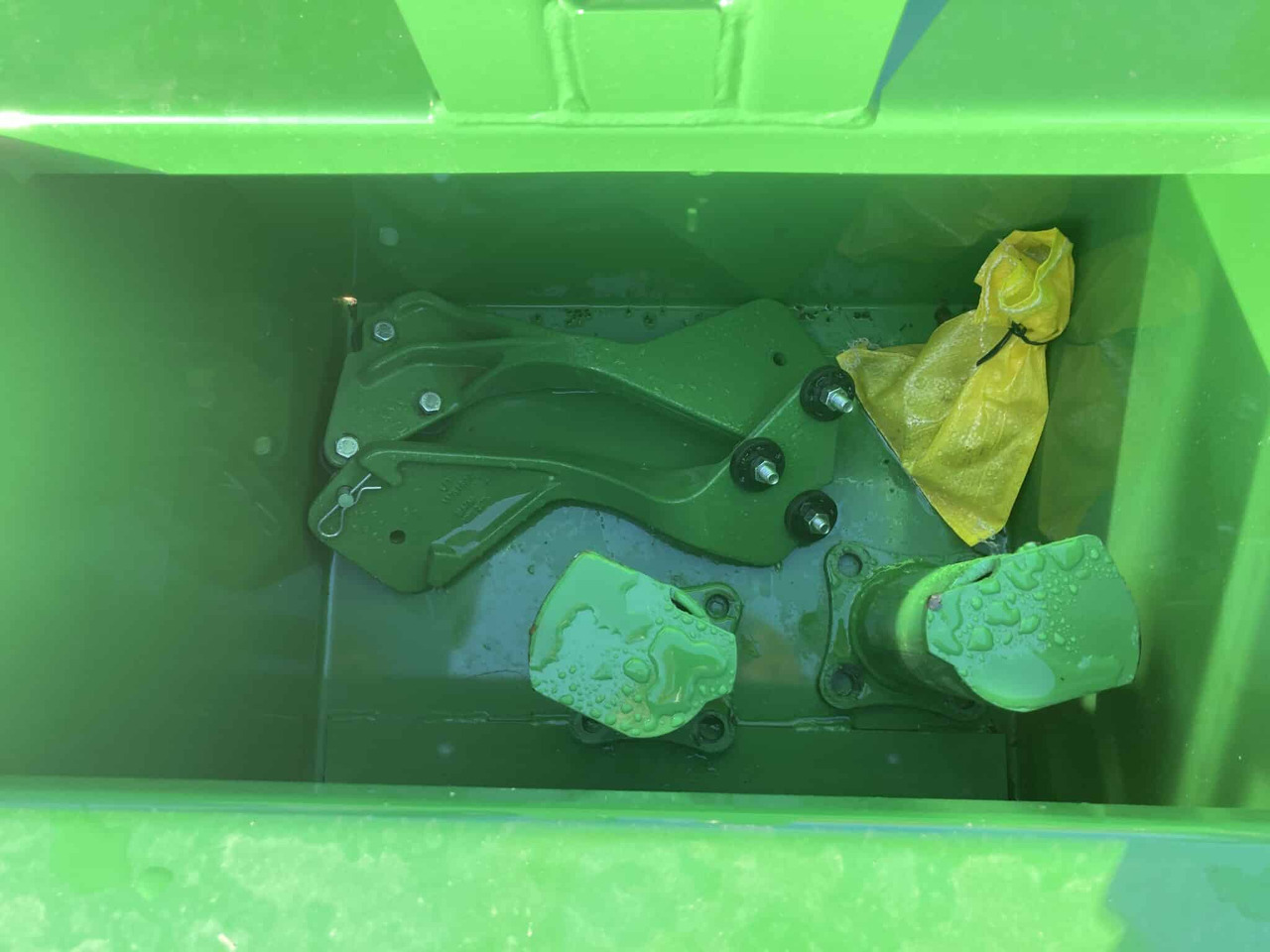 John Deere 320R Front Loader - מעמיס קדמי לטרקטור: תמונה 2 John Deere 320R Front Loader - מעמיס קדמי לטרקטור: תמונה 2
