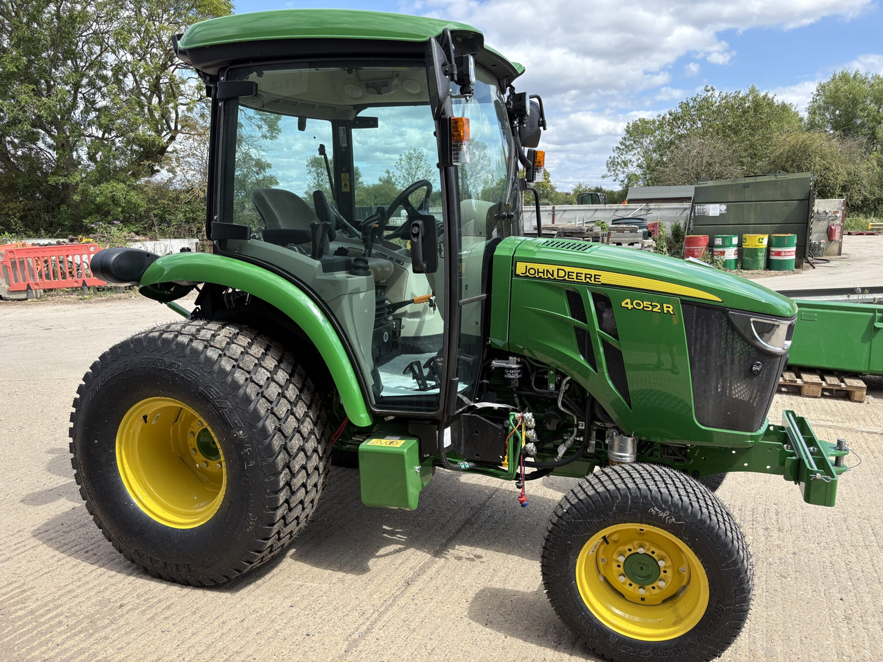 John Deere 4052R Compact Tractor - טרקטור קומפקטי: תמונה 3 John Deere 4052R Compact Tractor - טרקטור קומפקטי: תמונה 3