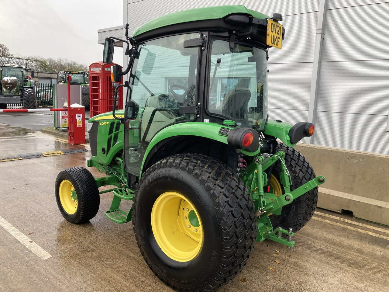 John Deere 4066R compact tractor - טרקטור קומפקטי: תמונה 3 John Deere 4066R compact tractor - טרקטור קומפקטי: תמונה 3