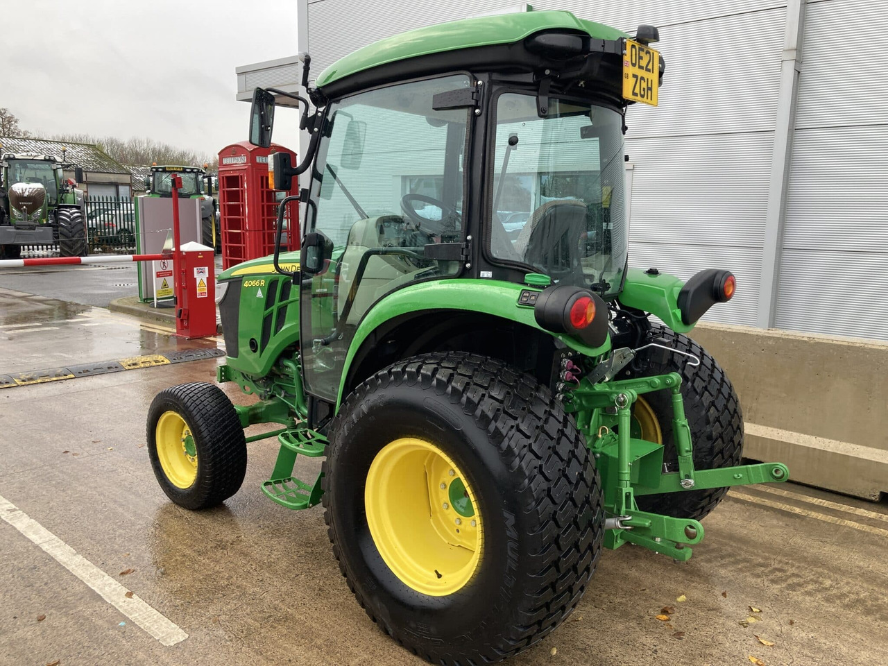 John Deere 4066R compact tractor - טרקטור קומפקטי: תמונה 3 John Deere 4066R compact tractor - טרקטור קומפקטי: תמונה 3