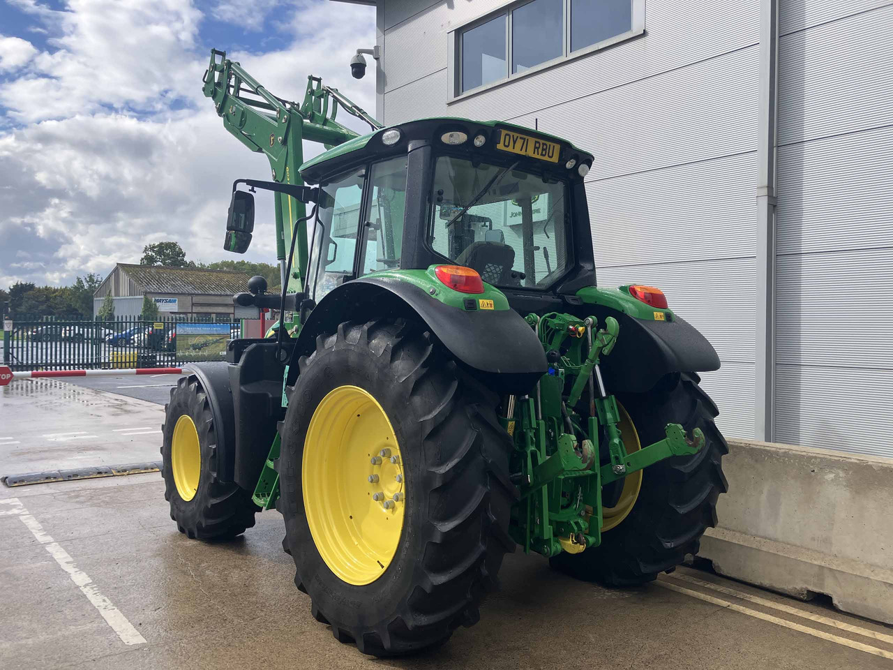 John Deere 6110M - טרקטור חקלאי: תמונה 3 John Deere 6110M - טרקטור חקלאי: תמונה 3