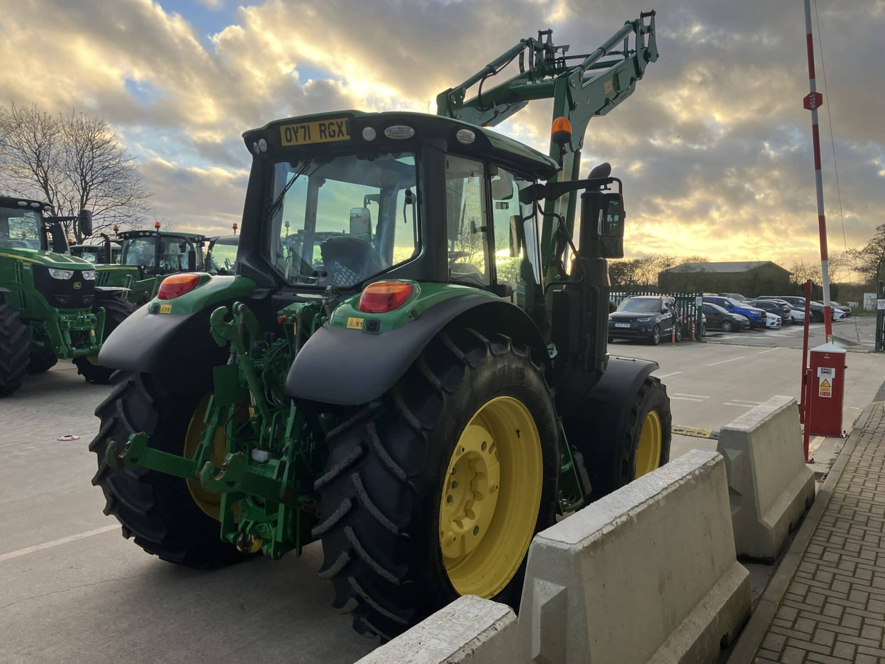 John Deere 6120M - טרקטור חקלאי: תמונה 5 John Deere 6120M - טרקטור חקלאי: תמונה 5