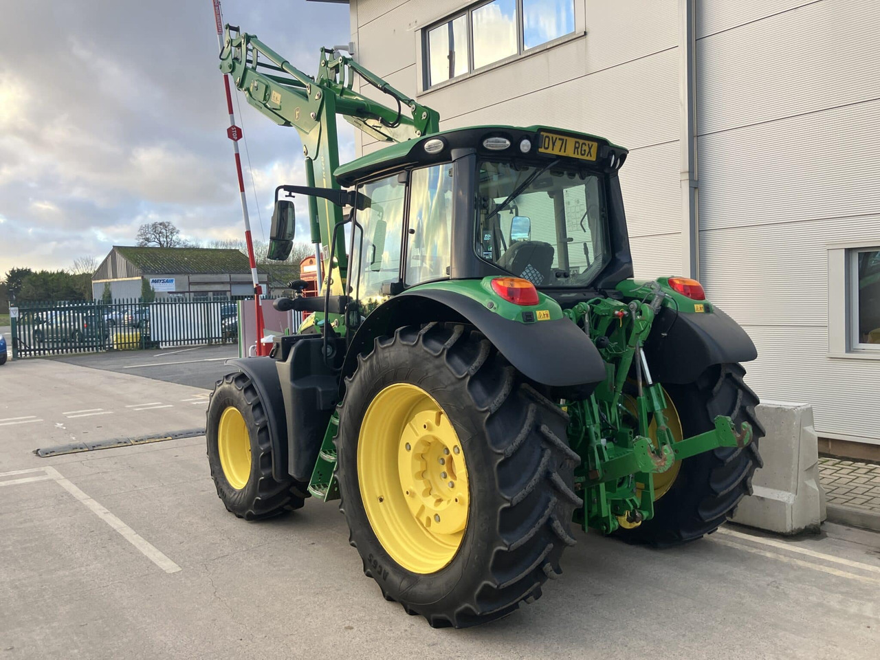 John Deere 6120M - טרקטור חקלאי: תמונה 3 John Deere 6120M - טרקטור חקלאי: תמונה 3