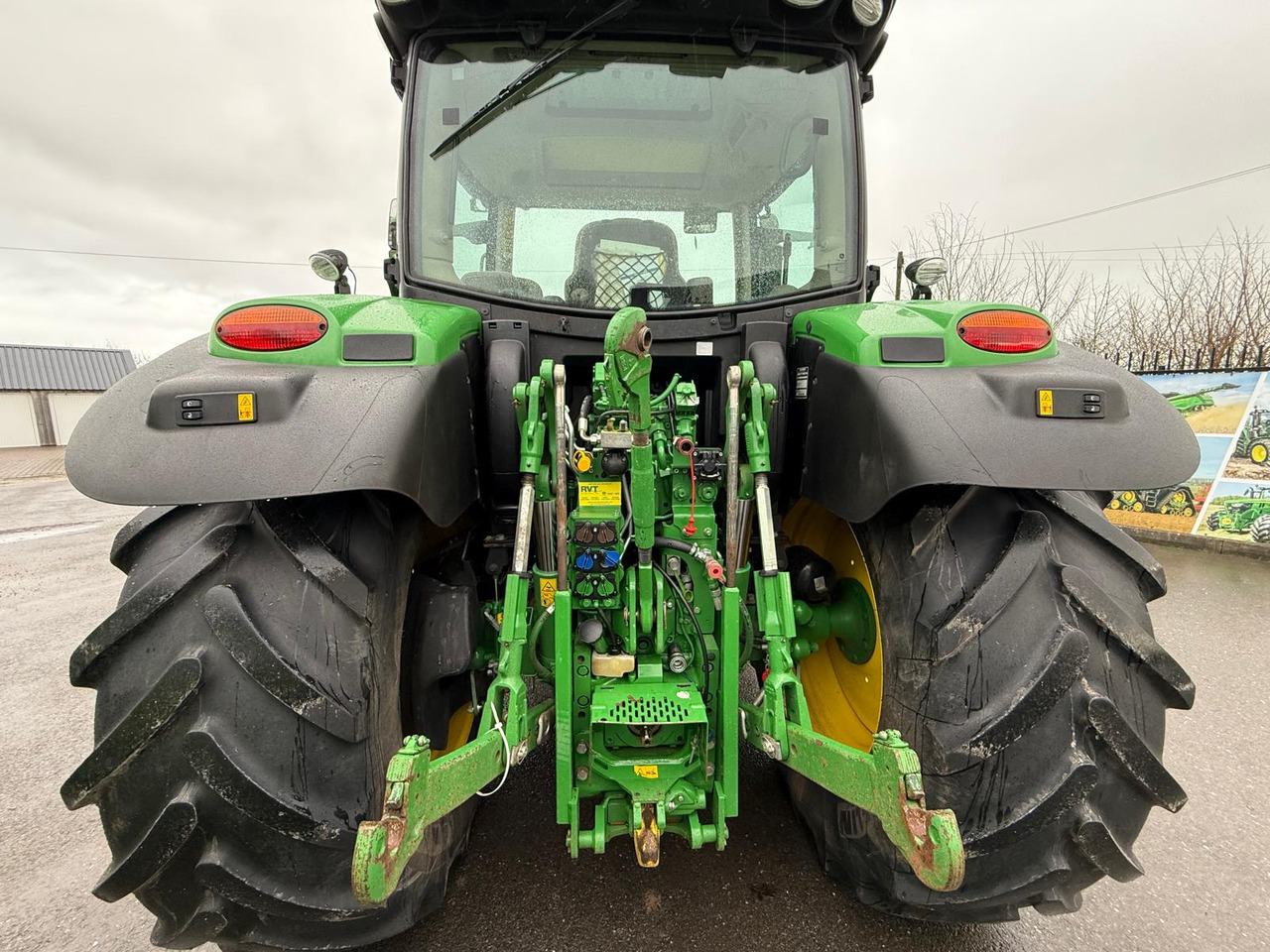 John Deere 6135R - טרקטור חקלאי: תמונה 5 John Deere 6135R - טרקטור חקלאי: תמונה 5
