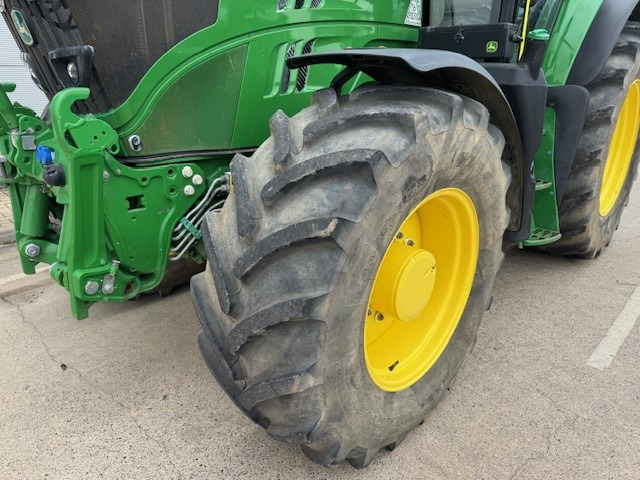 John Deere 6155M - טרקטור חקלאי: תמונה 2 John Deere 6155M - טרקטור חקלאי: תמונה 2