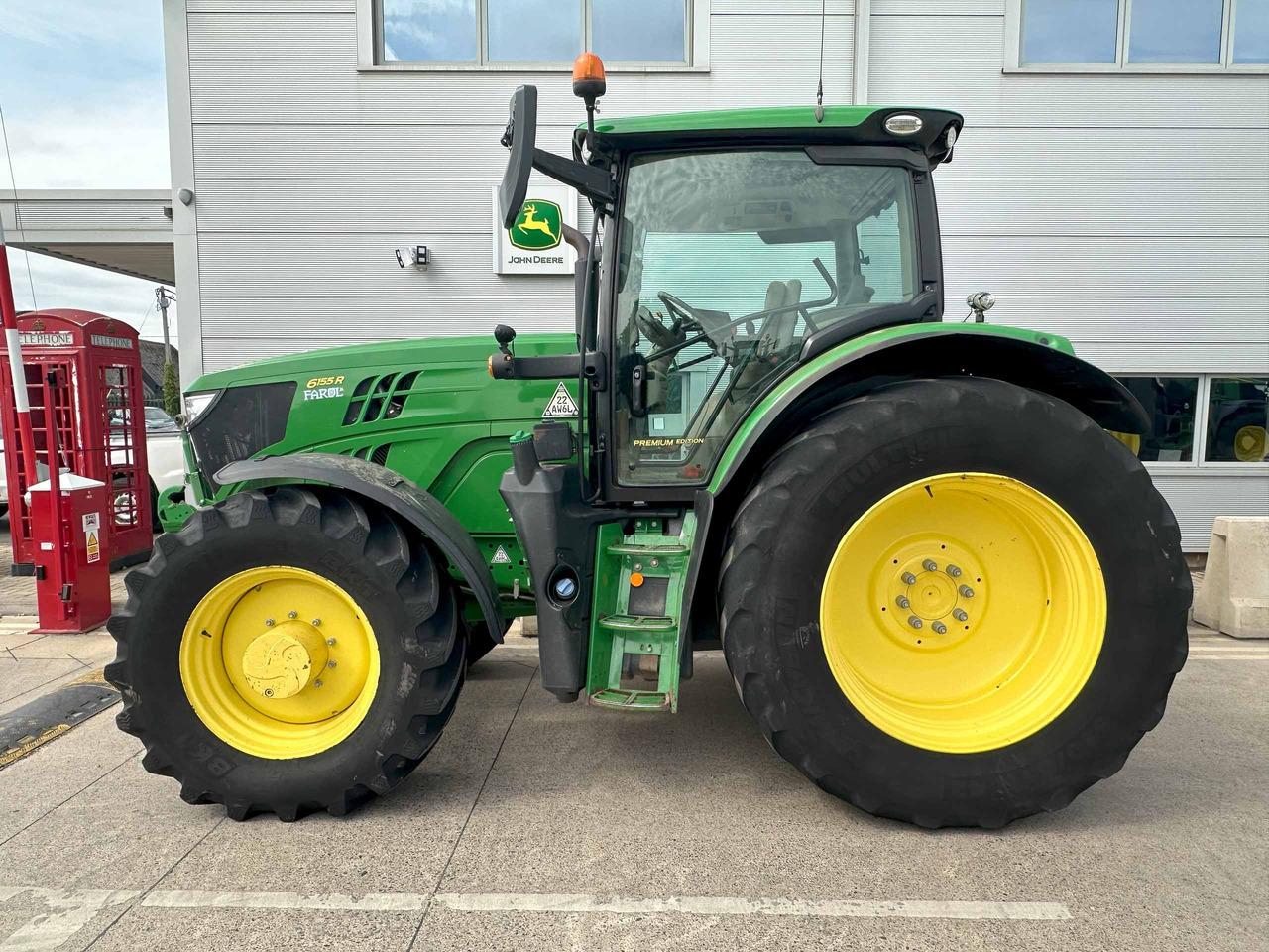 John Deere 6155R - טרקטור חקלאי: תמונה 2 John Deere 6155R - טרקטור חקלאי: תמונה 2