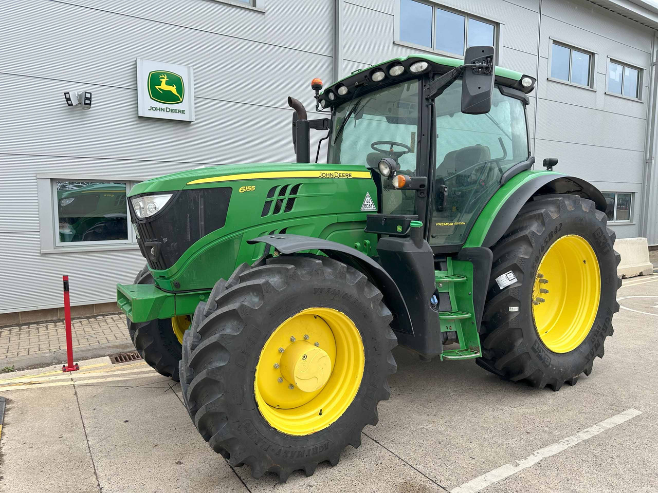 John Deere 6155R - טרקטור חקלאי: תמונה 1 John Deere 6155R - טרקטור חקלאי: תמונה 1