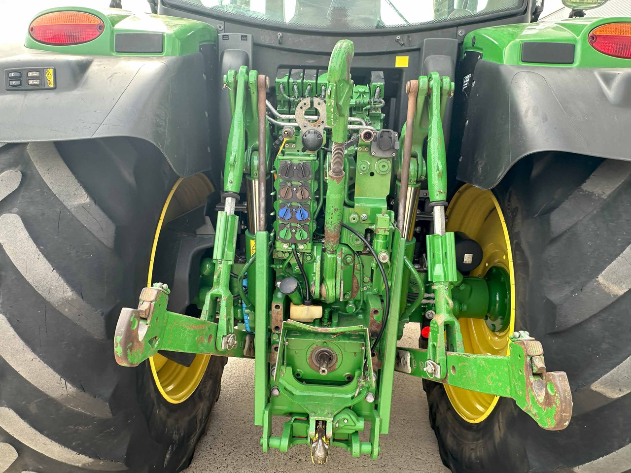 John Deere 6155R - טרקטור חקלאי: תמונה 5 John Deere 6155R - טרקטור חקלאי: תמונה 5