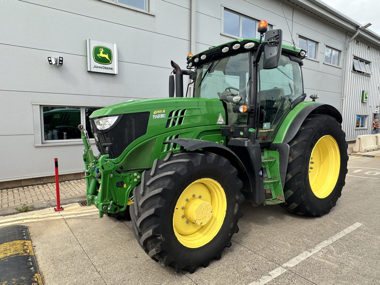 John Deere 6155R - טרקטור חקלאי: תמונה 1 John Deere 6155R - טרקטור חקלאי: תמונה 1