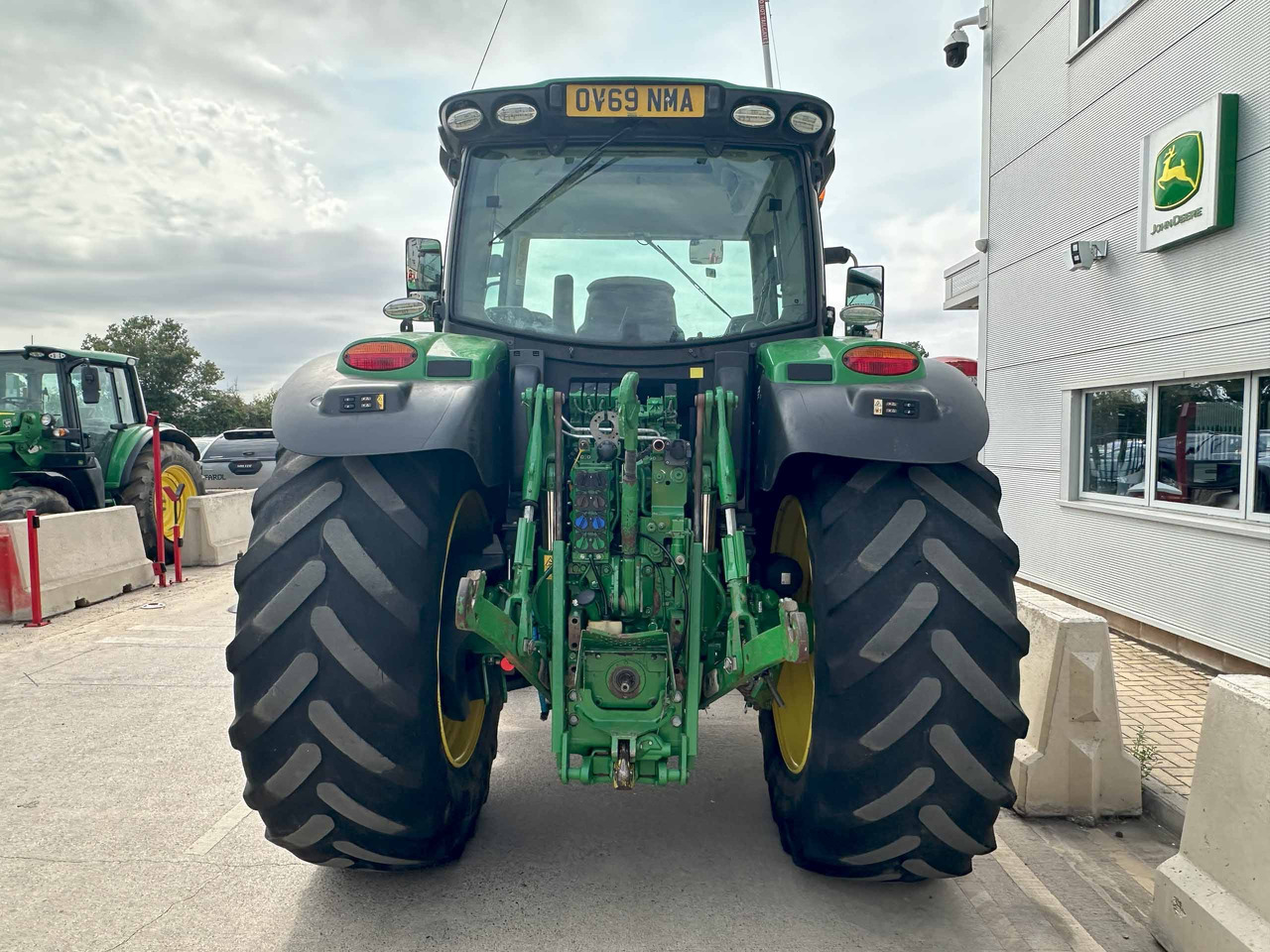 John Deere 6155R - טרקטור חקלאי: תמונה 4 John Deere 6155R - טרקטור חקלאי: תמונה 4